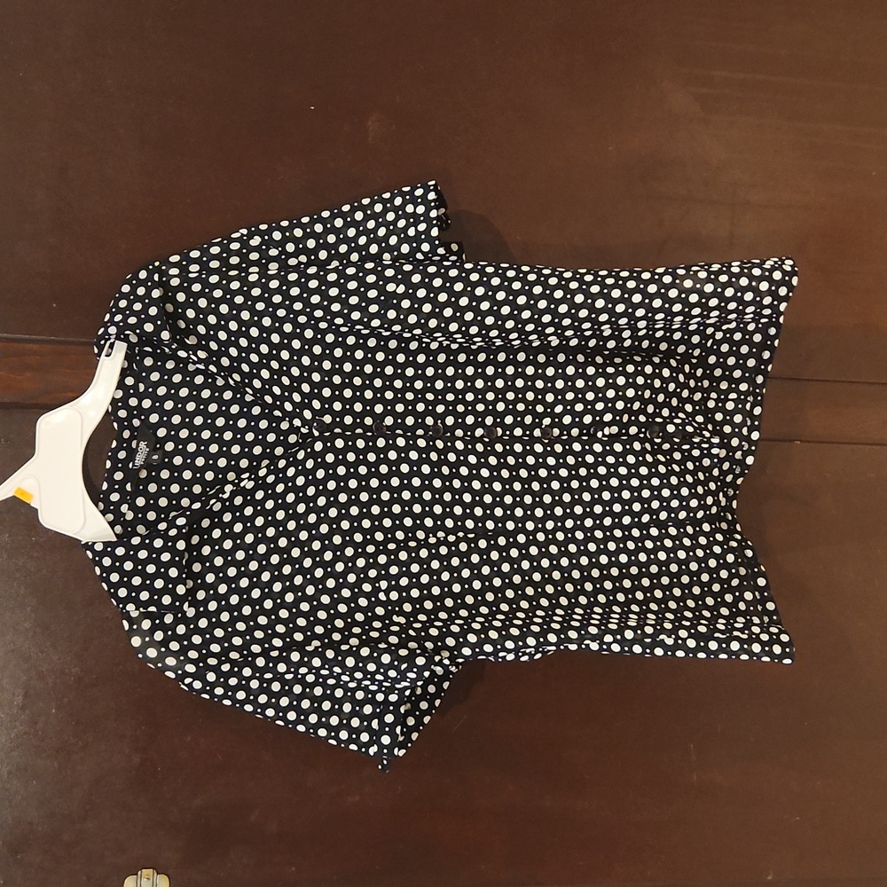 Lindor petite size 8 shirt